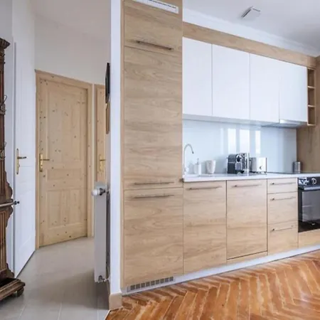 For 6 People Apartment